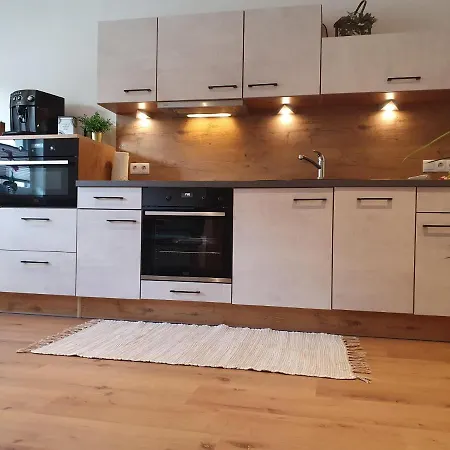 Anni, Apartment