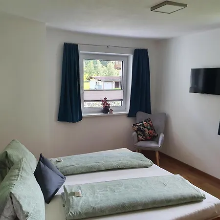 Anni, Apartment
