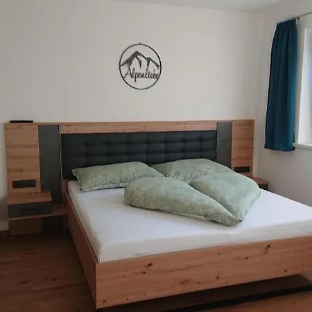 Anni, 아파트 턱스