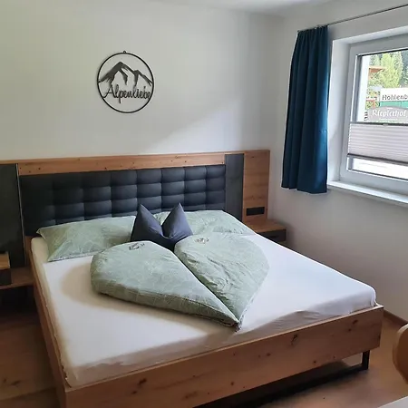 아파트 Anni, 턱스