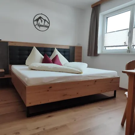 아파트 Anni, 턱스