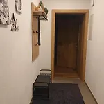 Anni, Appartement